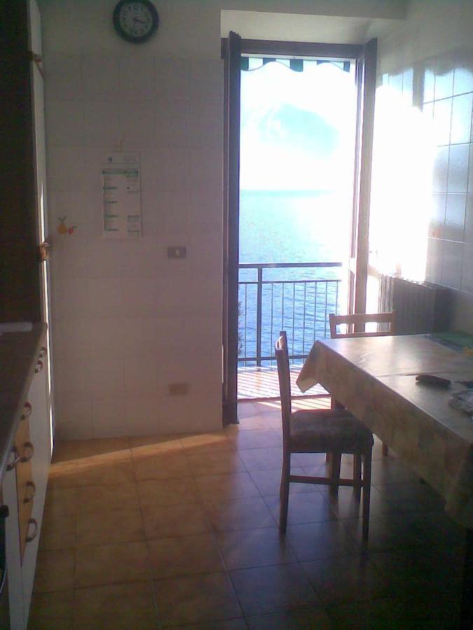 Casa In Riva Al Lago Varenna Exterior foto